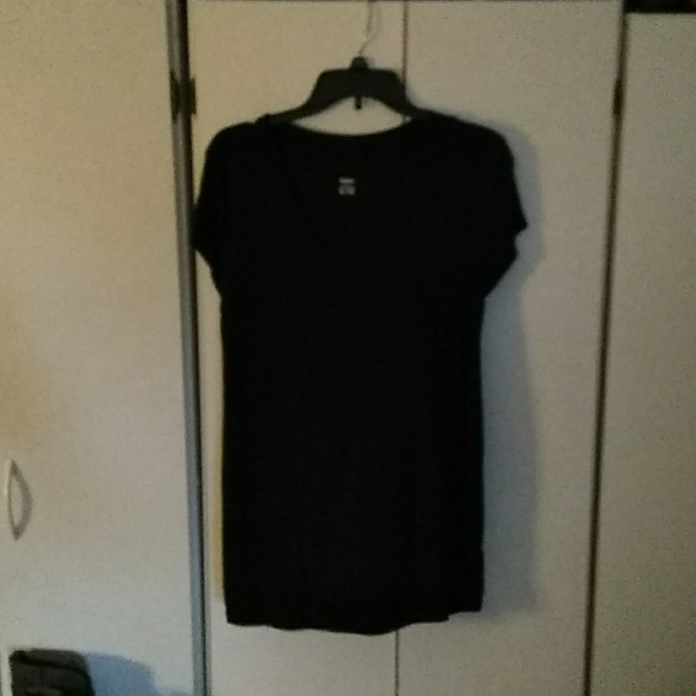 Black t-shirt